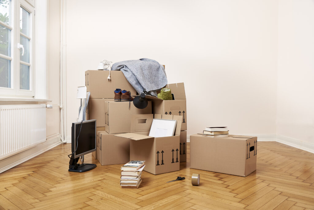 Moving,To,A,New,Apartment,With,Wooden,Floor,The,Relocation