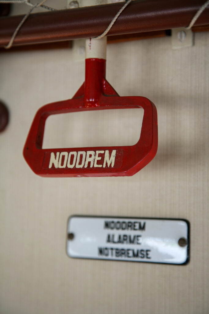 Emergency,Brake,In,Old,Train,,Dutch,Noodrem